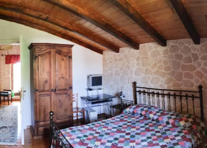 Villa Neli, Palazzolo Acreide, Siracusa, Hot Tub, Wi-Fi & Parking