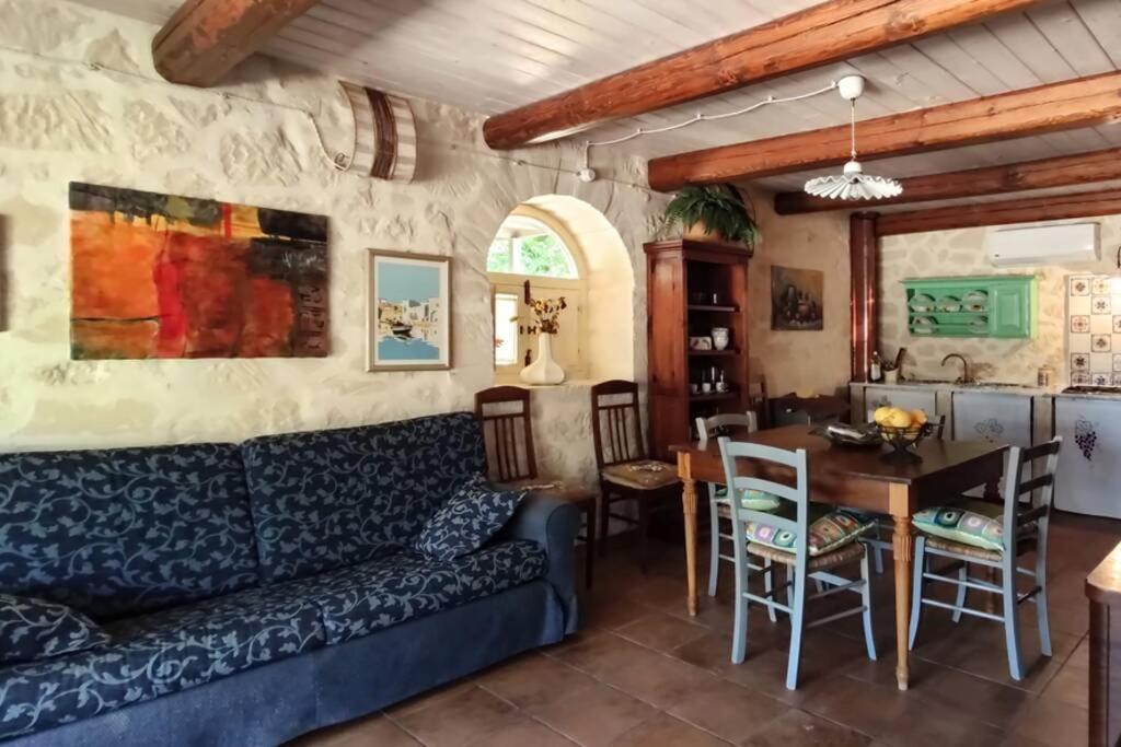 Ferienhaus Neli, Palazzolo Acreide, Siracusa, Hot Tub, Wi-fi & Parking Palazzolo Acreide