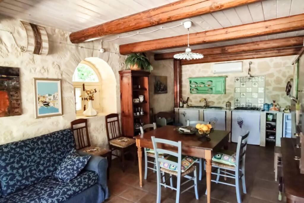 Neli, Palazzolo Acreide, Siracusa, Hot Tub, Wi-fi & Parking *