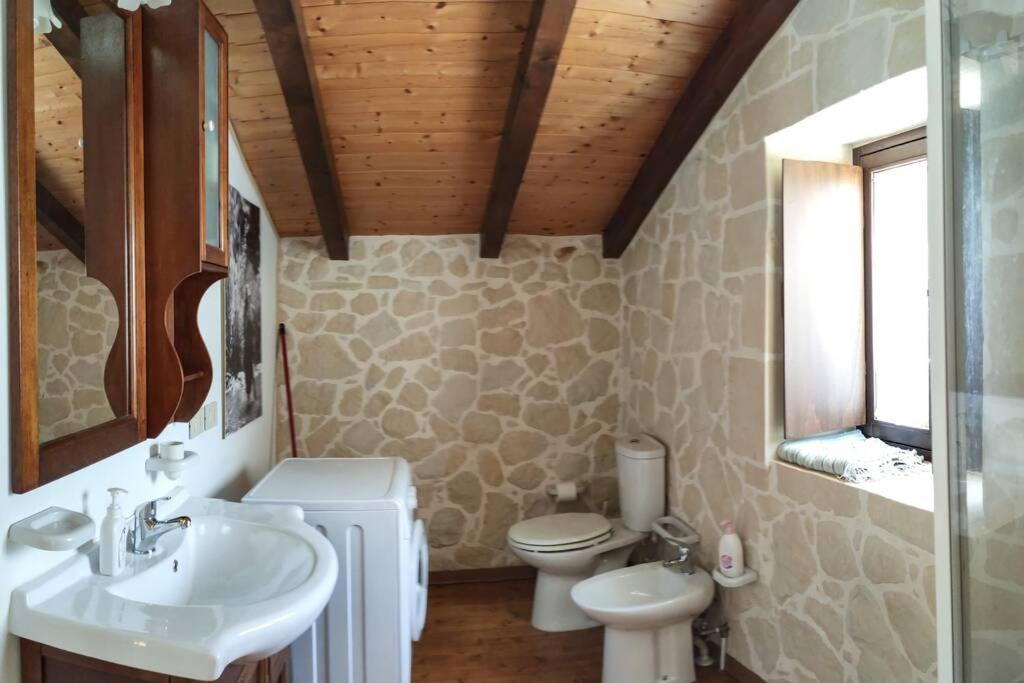 Neli, Palazzolo Acreide, Siracusa, Hot Tub, Wi-fi & Parking Holiday home *