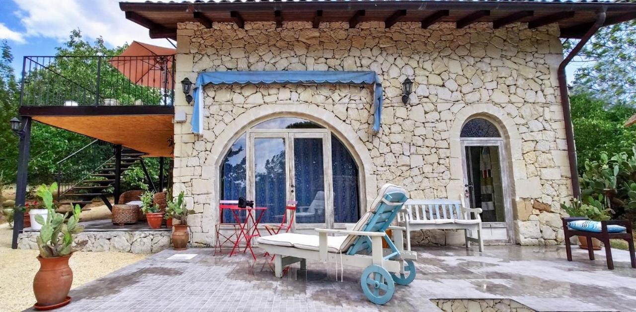 Neli, Palazzolo Acreide, Siracusa, Hot Tub, Wi-fi & Parking Holiday home *