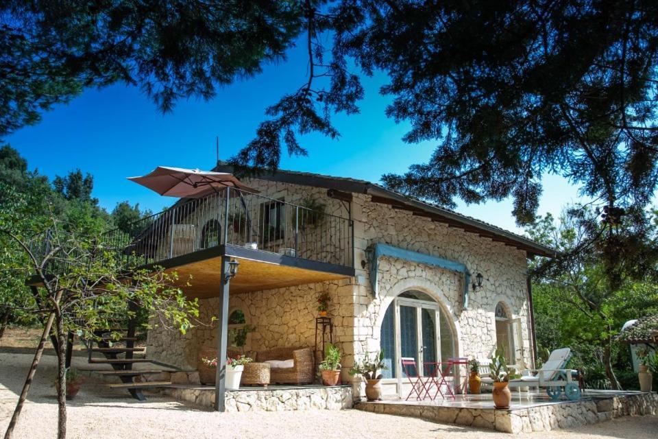 Neli, Palazzolo Acreide, Siracusa, Hot Tub, Wi-fi & Parking Holiday home